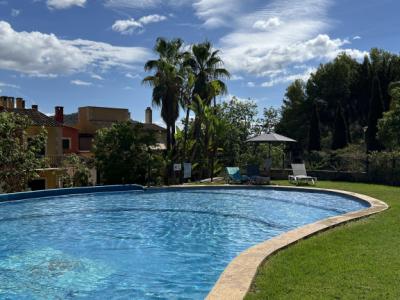 Selling a very well-maintained apartment in Santa Ponsa with two bedrooms and two bathrooms