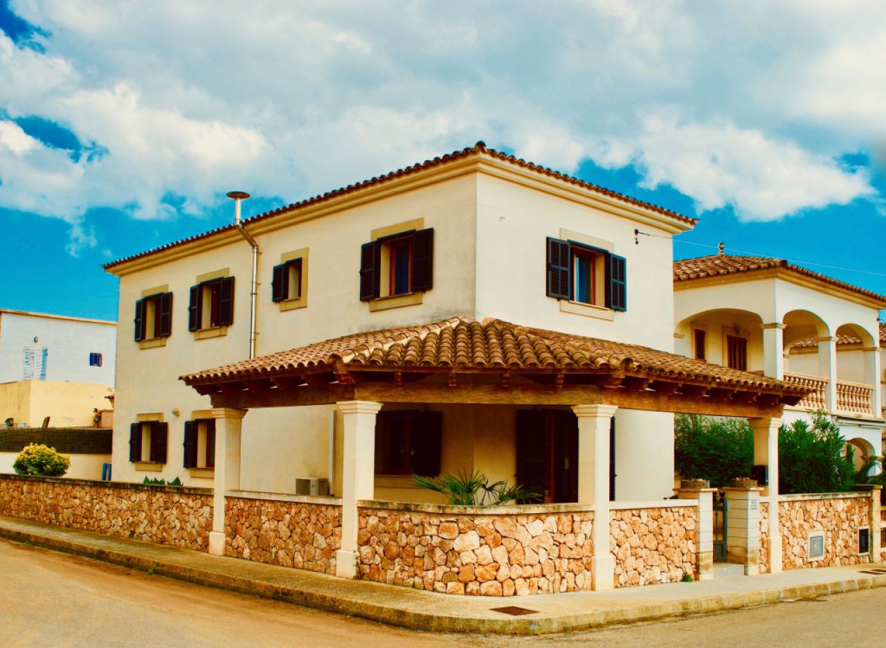 Vermiete voll möbliertes großes Chalet (4SZ, Kü, 2xBad) in Sa Ràpita ab 01.04.2026