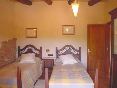 Vermietung rustikale Finca mit großem Pool, 2 Doppelzimmer, Cas Concos