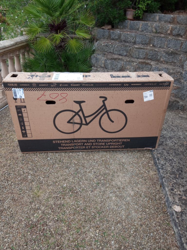 Packaging carton for bicycle
