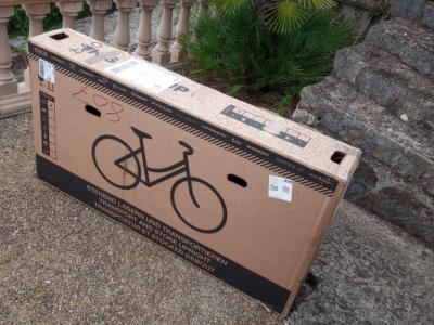 Packaging carton for bicycle