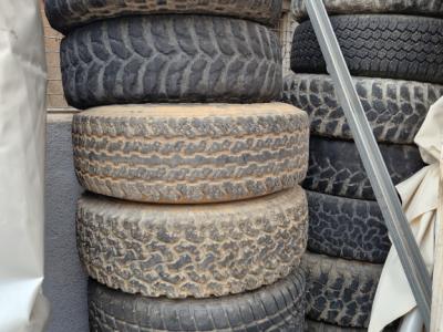 VERSCHENKE gebrauchte Autoreifen für Deko, Absperrungen,...