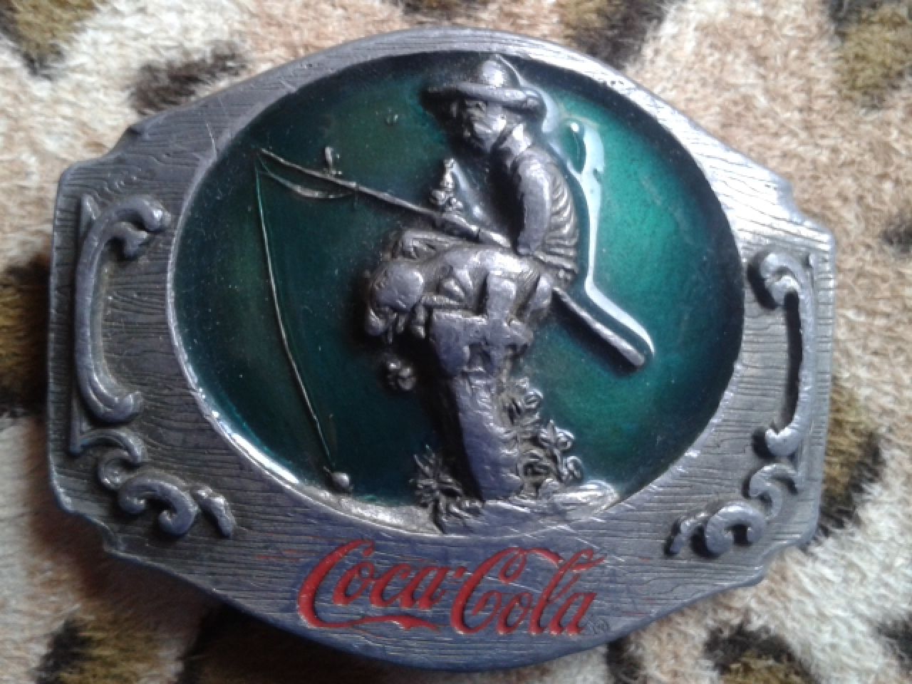 Verschiedene Coca-Cola Gürtelschnallen – Vintage Style