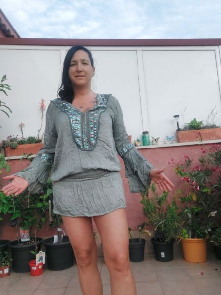 Verschiedene Tuniken – neu und ungetragen