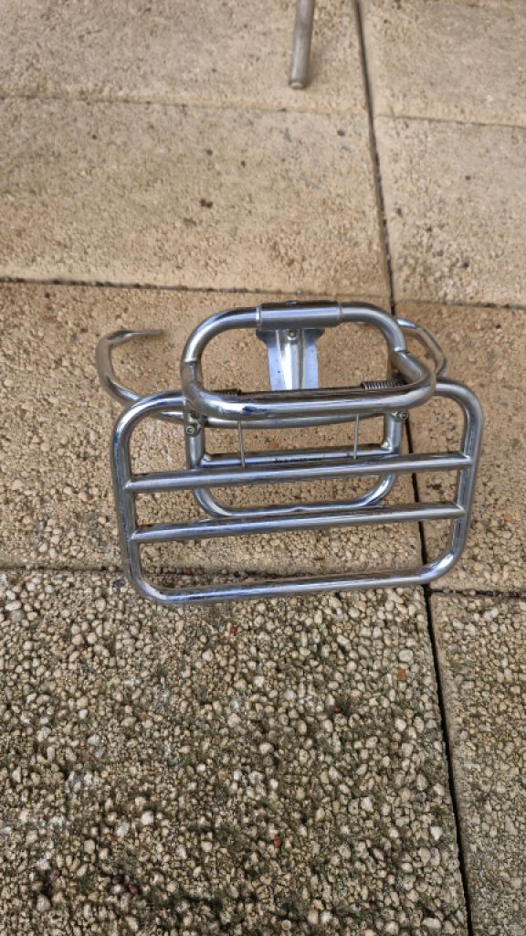 Vespa 300 GTS hintere Gepäckträger