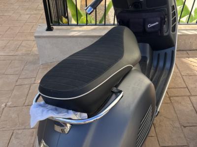 Vespa GTS 300 grau 08/22 600 km ITF bis 2026