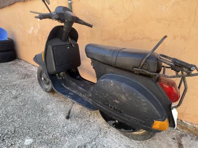 Classic Vespa Motorcycle Model Iris 200cc Year 1987