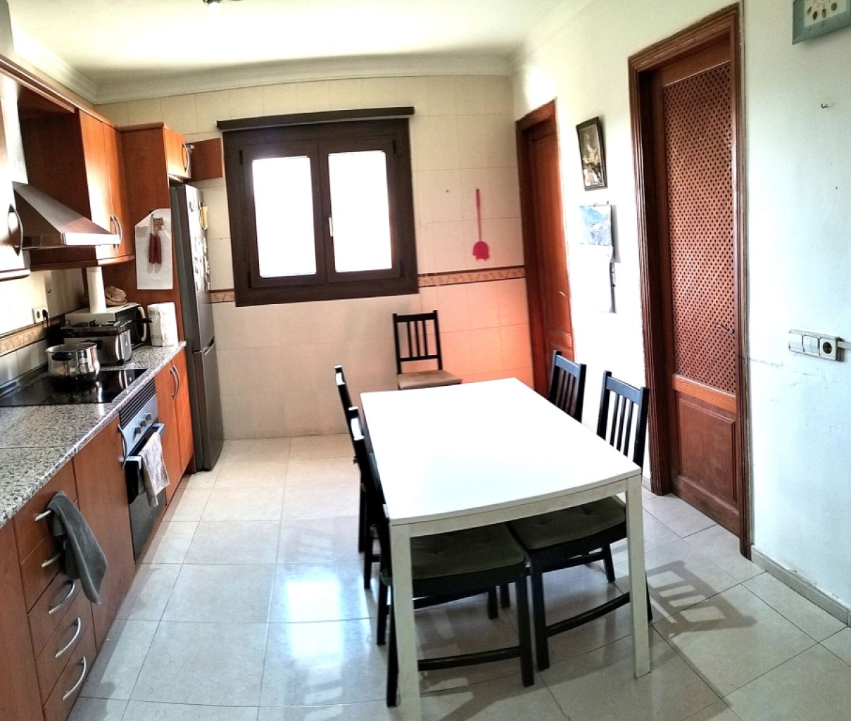 VILAFRANCA DE BONANY: 3 SZ-Wohnung 126 m2  mit Balkon im 2-Parteien-Haus fussläufig zum Stadtkern