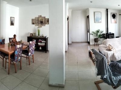 VILAFRANCA DE BONANY: 3 SZ-Wohnung 126 m2  mit Balkon im 2-Parteien-Haus fussläufig zum Stadtkern