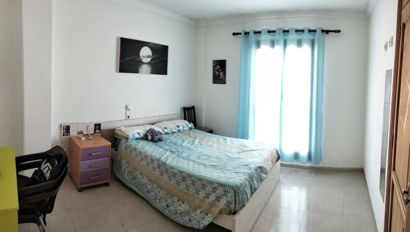 VILAFRANCA DE BONANY: 3 SZ-Wohnung 126 m2  mit Balkon im 2-Parteien-Haus fussläufig zum Stadtkern