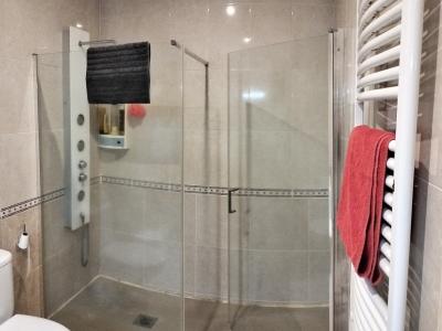 VILAFRANCA DE BONANY: 3 SZ-Wohnung 126 m2  mit Balkon im 2-Parteien-Haus fussläufig zum Stadtkern