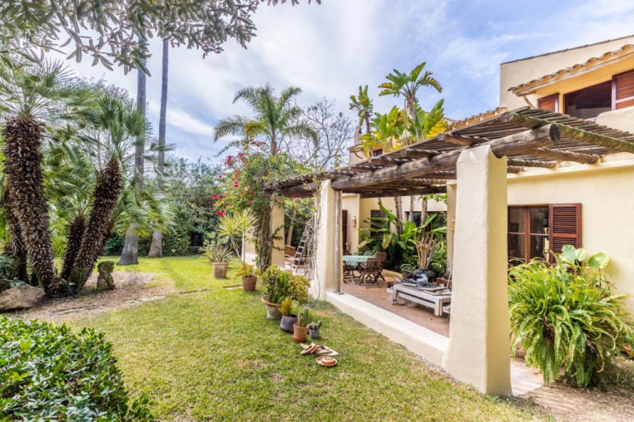 Villa im Ibizastil mit Pool in Cielo de Bonaire Alcudia