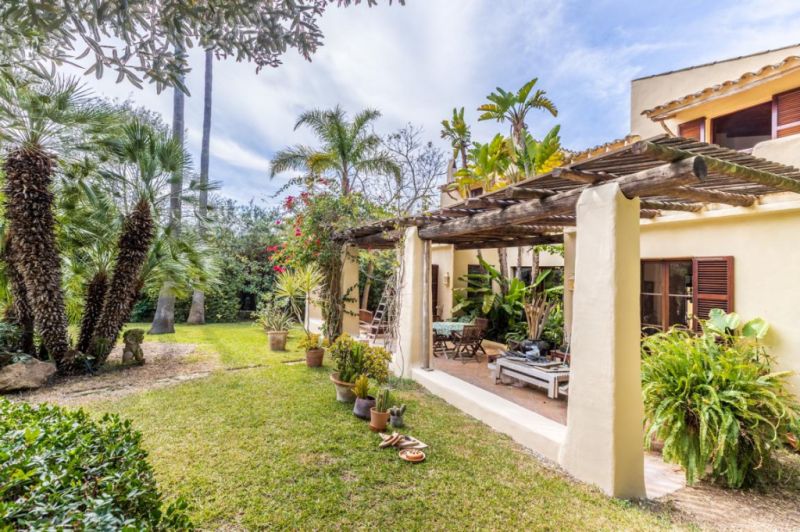 Villa im Ibizastil mit Pool in Cielo de Bonaire Alcudia