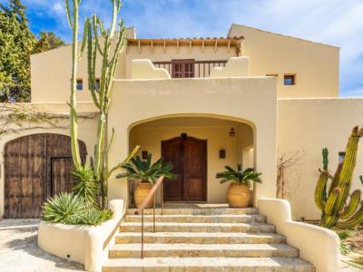 Villa im Ibizastil mit Pool in Cielo de Bonaire Alcudia