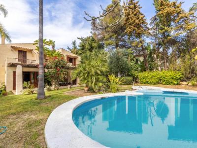 Villa im Ibizastil mit Pool in Cielo de Bonaire Alcudia