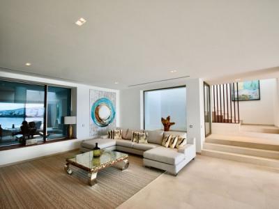 Villa -Luxury--Front line villa NEW