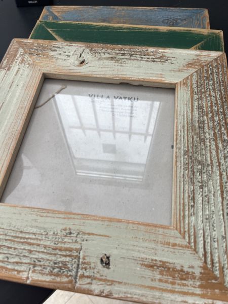 VILLA VATKU – 3 Scandinavian Picture Frames 32.5x32.5cm