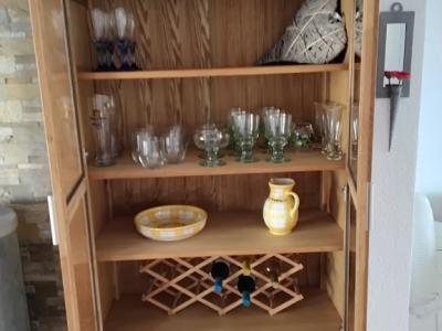 Vitrine mit Glas