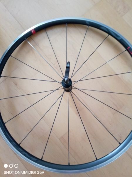 Rueda delantera / Bicicleta de carretera aluminio