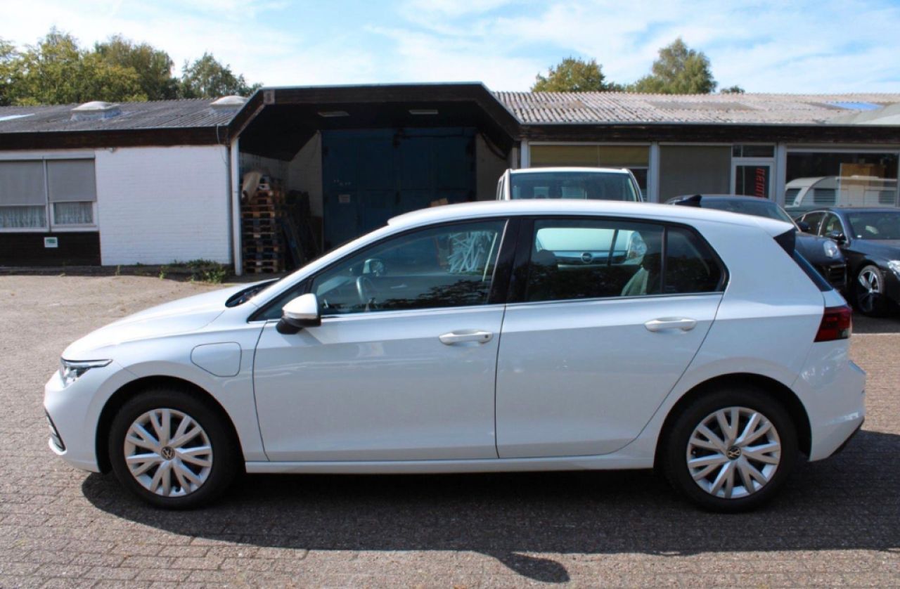 VW Golf 8 Hybrid DSG
