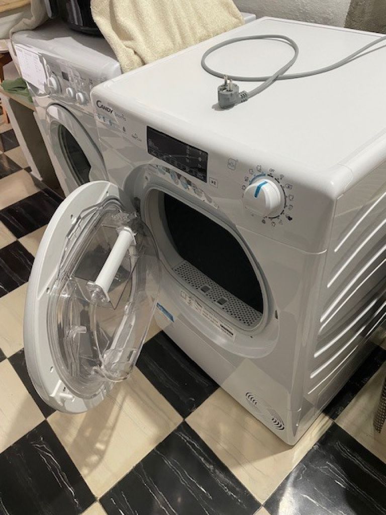 Wäschetrockner 1 Jahr alt neuwertig 3 mal benutzt NP 399 jetzt 250 Euro