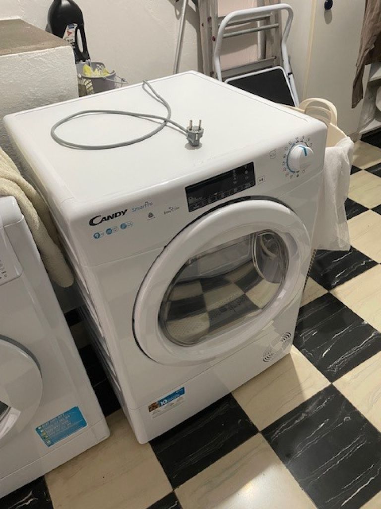 Wäschetrockner 1 Jahr alt neuwertig 3 mal benutzt NP 399 jetzt 250 Euro