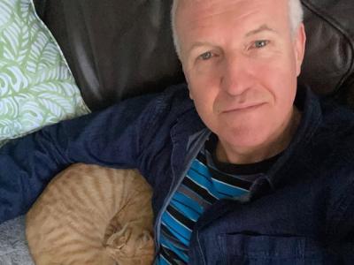 Female travel companion wanted