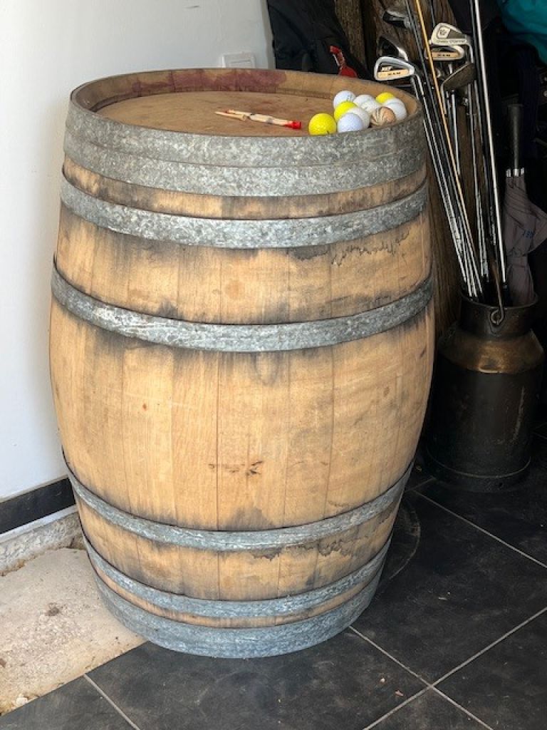 Oak wine barrel