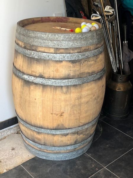 Oak wine barrel
