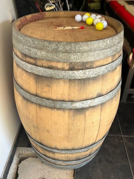 Oak wine barrel