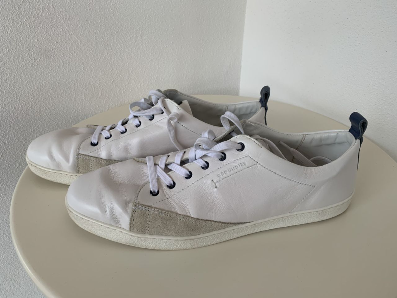 Zapatillas blancas de cuero talla 46