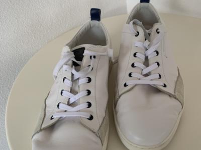 Zapatillas blancas de cuero talla 46