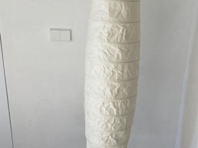 Weiße Stehlampe
