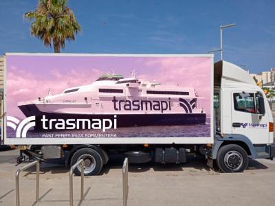 Werbung in Ma 5013 in der Nähe des Flughafens