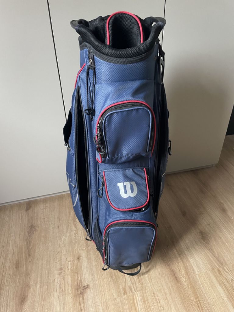 Wilson golf bag in blue
