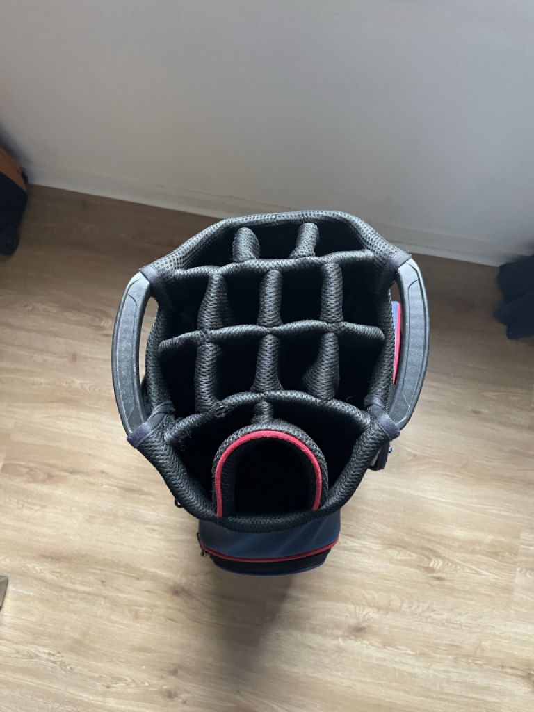 Wilson golf bag in blue