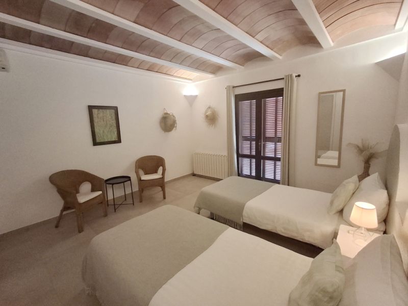 Winter: 2 Etagenchalet mit Ölzentralheizung, Garten und Pool in Cala Dor - Hafennähe -- CH 23 WT