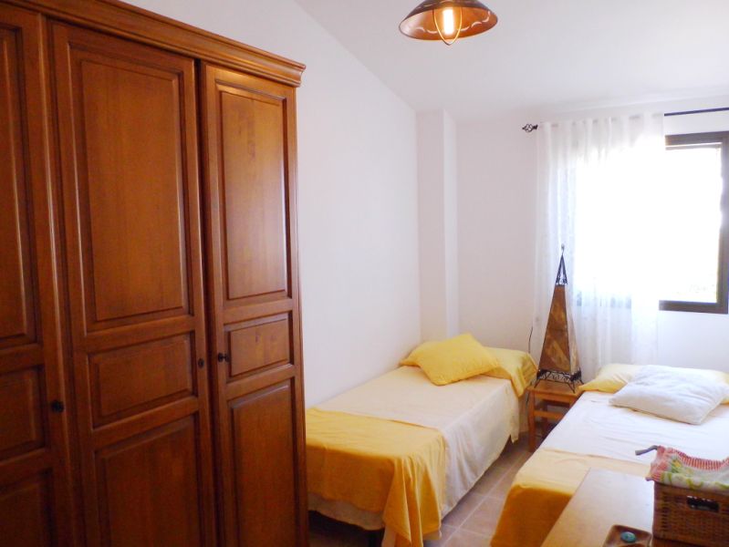 INVIERNO: Chalet de 2 plantas con terrazas y jardín en Sa Ràpita ---