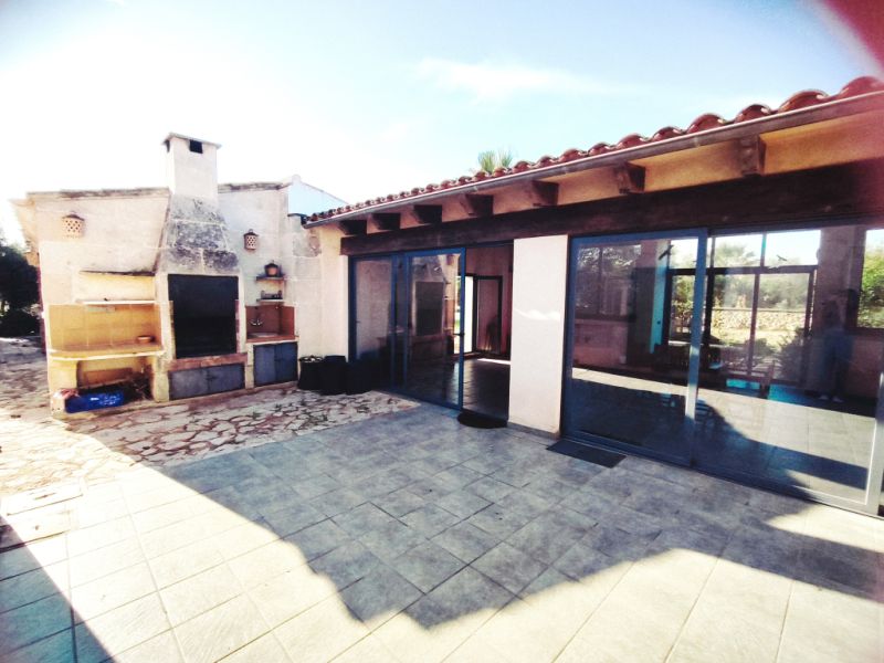 Invierno: 2 casas en un mismo terreno con AC, chimenea y buena ubicación cerca de Campos --- F 92 a + b WT