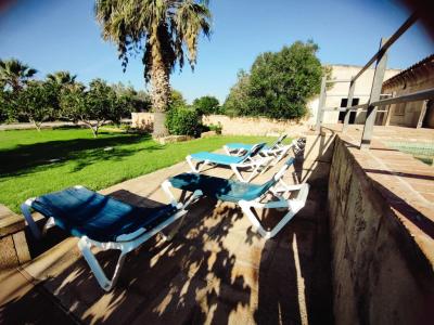 Invierno: 2 casas en un mismo terreno con AC, chimenea y buena ubicación cerca de Campos --- F 92 a + b WT