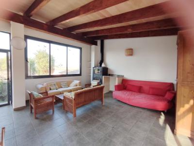 Invierno: 2 casas en un mismo terreno con AC, chimenea y buena ubicación cerca de Campos --- F 92 a + b WT