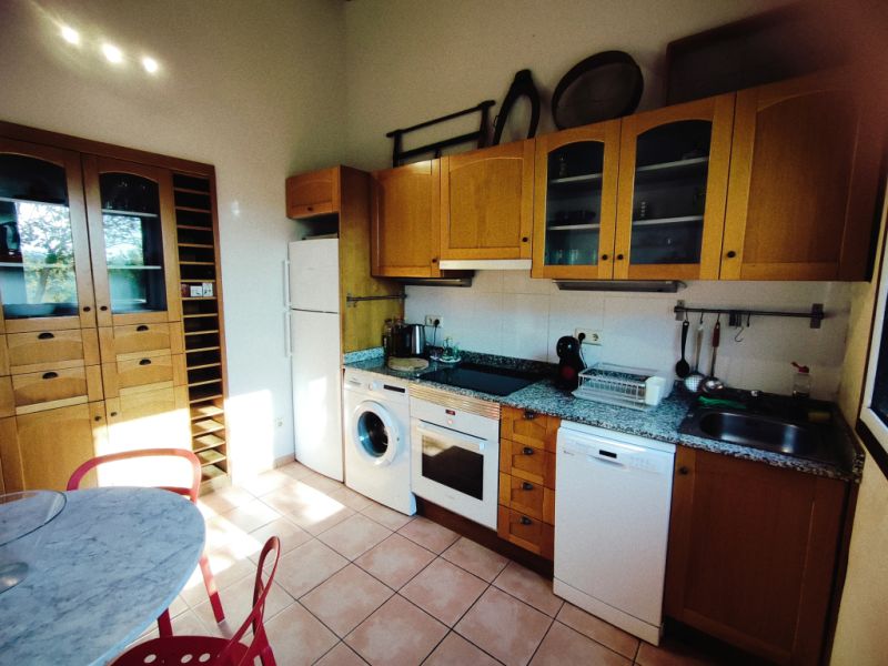 Invierno: 2 casas en un mismo terreno con AC, chimenea y buena ubicación cerca de Campos --- F 92 a + b WT