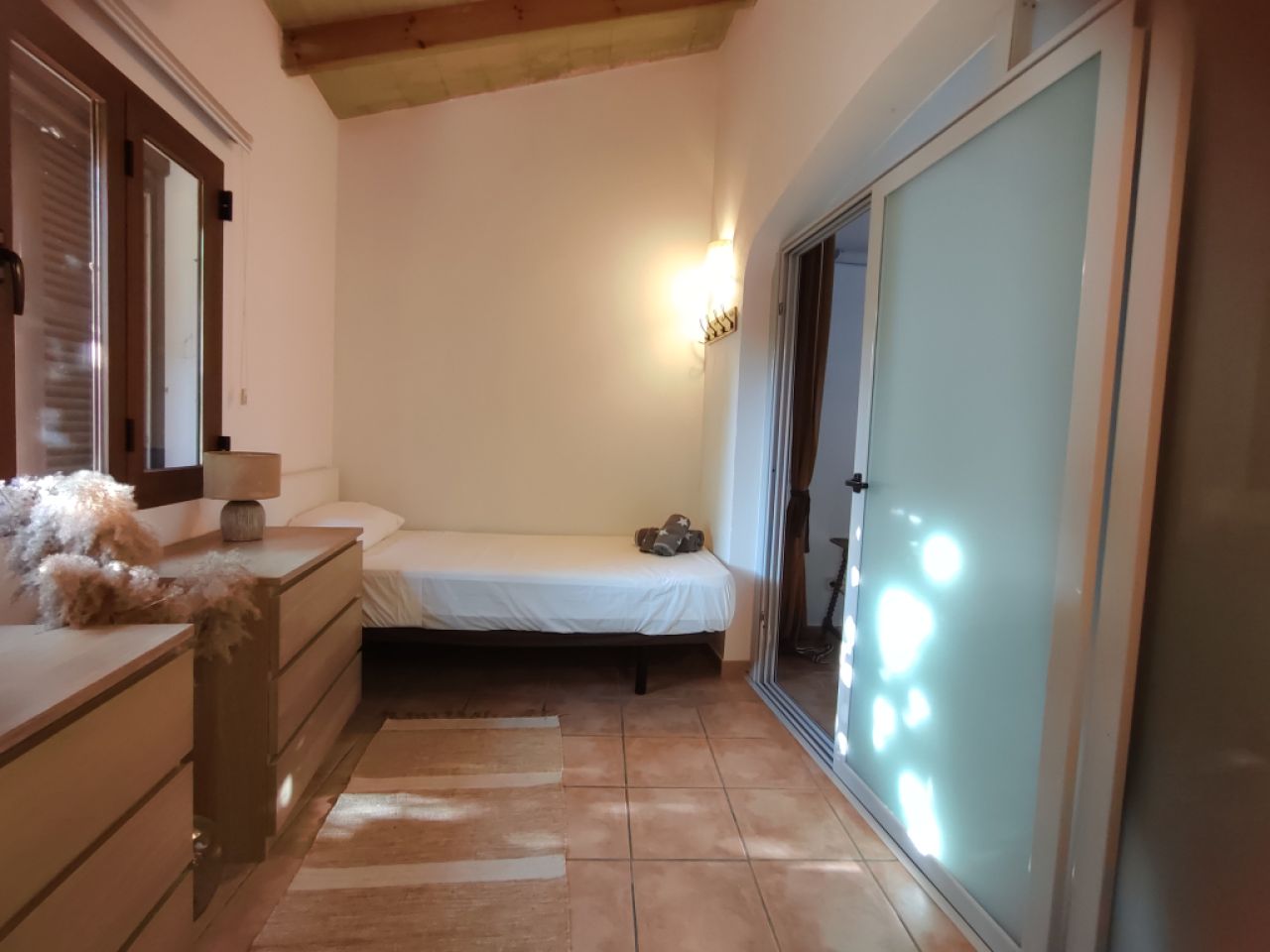 Invierno: 2 casas en un mismo terreno con AC, chimenea y buena ubicación cerca de Campos --- F 92 a + b WT