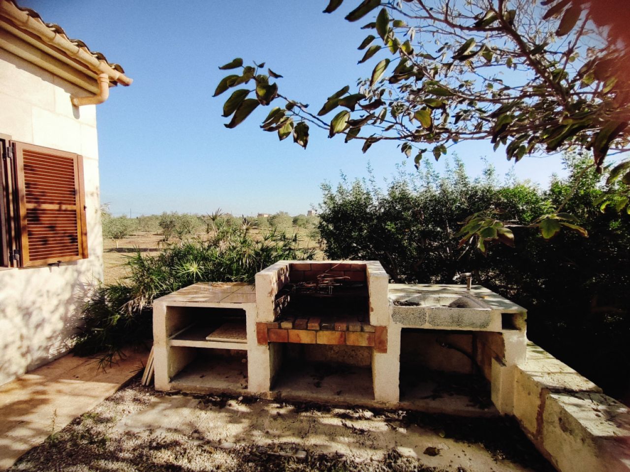 Invierno: 2 casas en un mismo terreno con AC, chimenea y buena ubicación cerca de Campos --- F 92 a + b WT