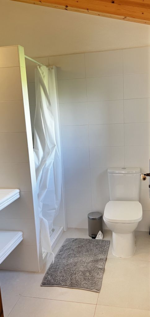 WINTER: 2 storey finca with oil central heating near Montouri ---- F 78 WT