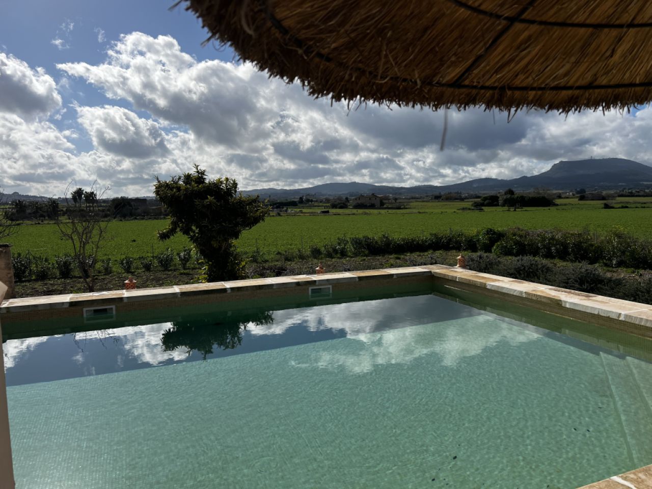 WINTER: 2 storey finca with oil central heating near Montouri ---- F 78 WT