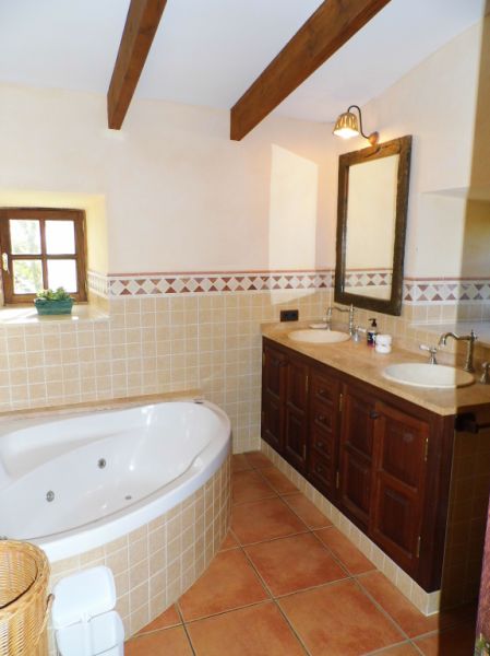 WINTER 25 / 26 : Grosse FInca mit Heizung, Pool und in ruhiger Lage bei Felanitx -- F 13 WT