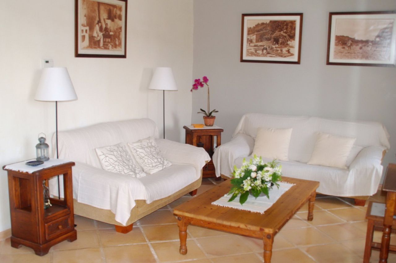 WINTER 26 / 27: Casita with central heating on a community lot near Manacor -- F 250 a