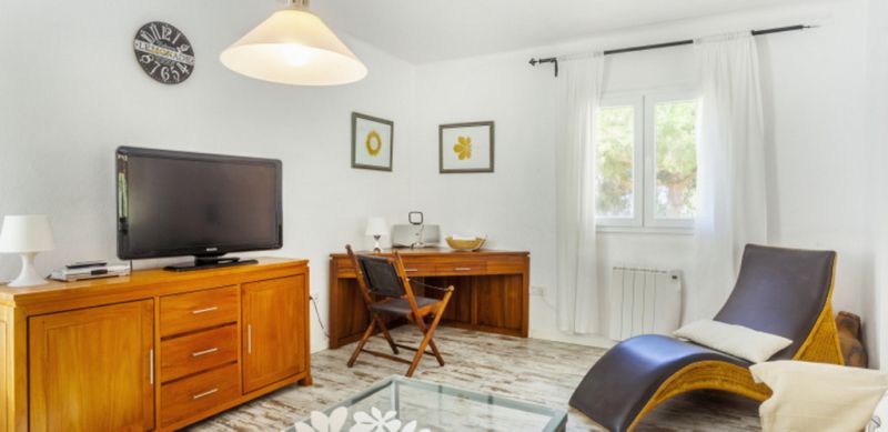 Invierno 27 / 28: Chalet a nivel de suelo con AC y piscina cerca de Es Carritxo -- CH 17 WT