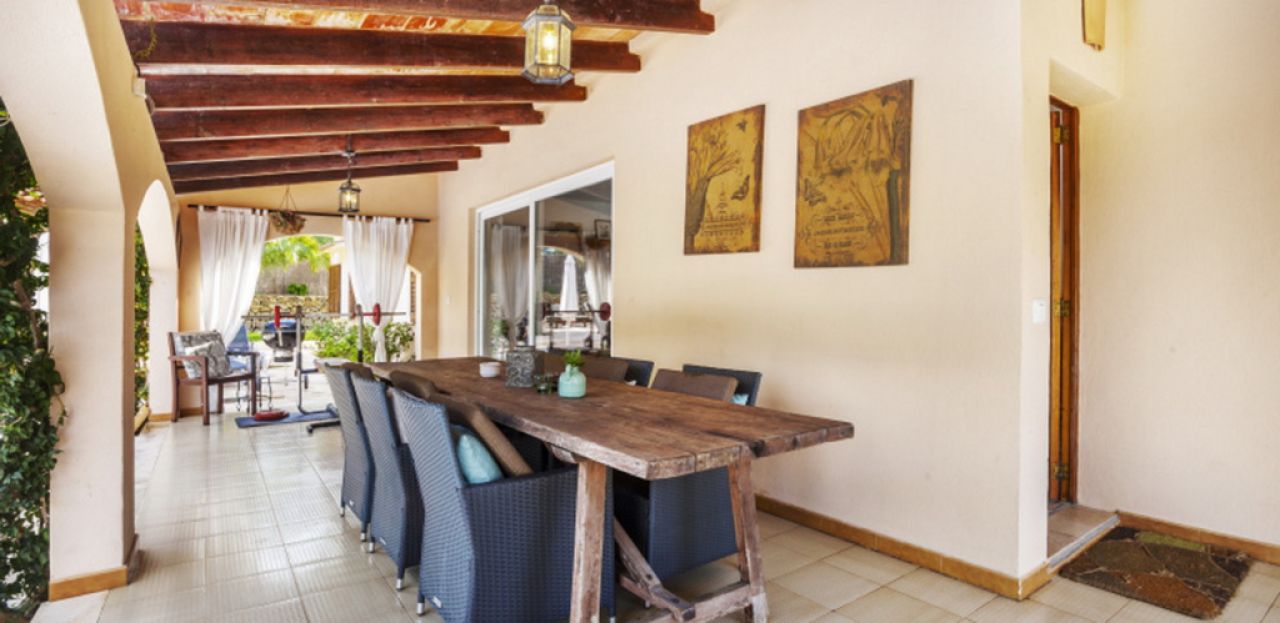 Invierno 27 / 28: Chalet a nivel de suelo con AC y piscina cerca de Es Carritxo -- CH 17 WT